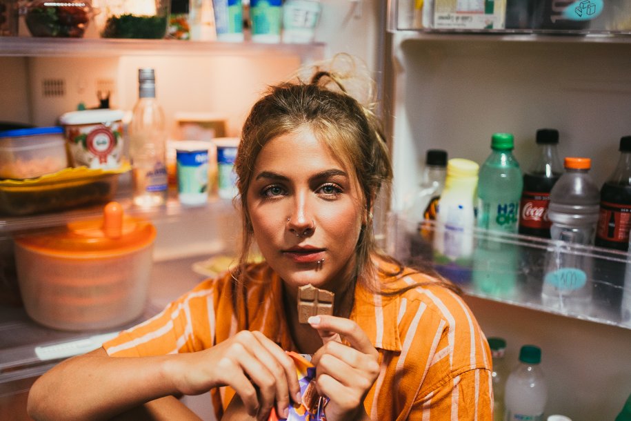 Jedzenie na noc może być zdrowe